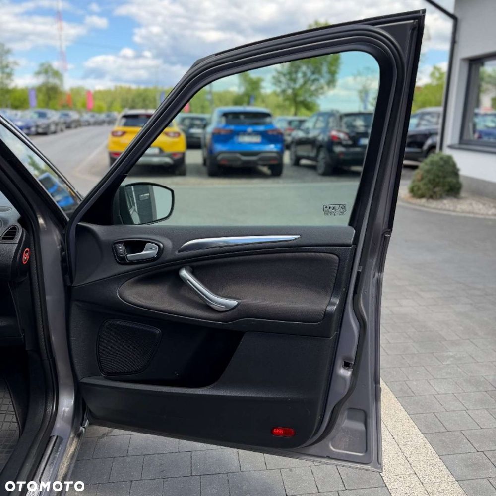 Ford S-Max - 36