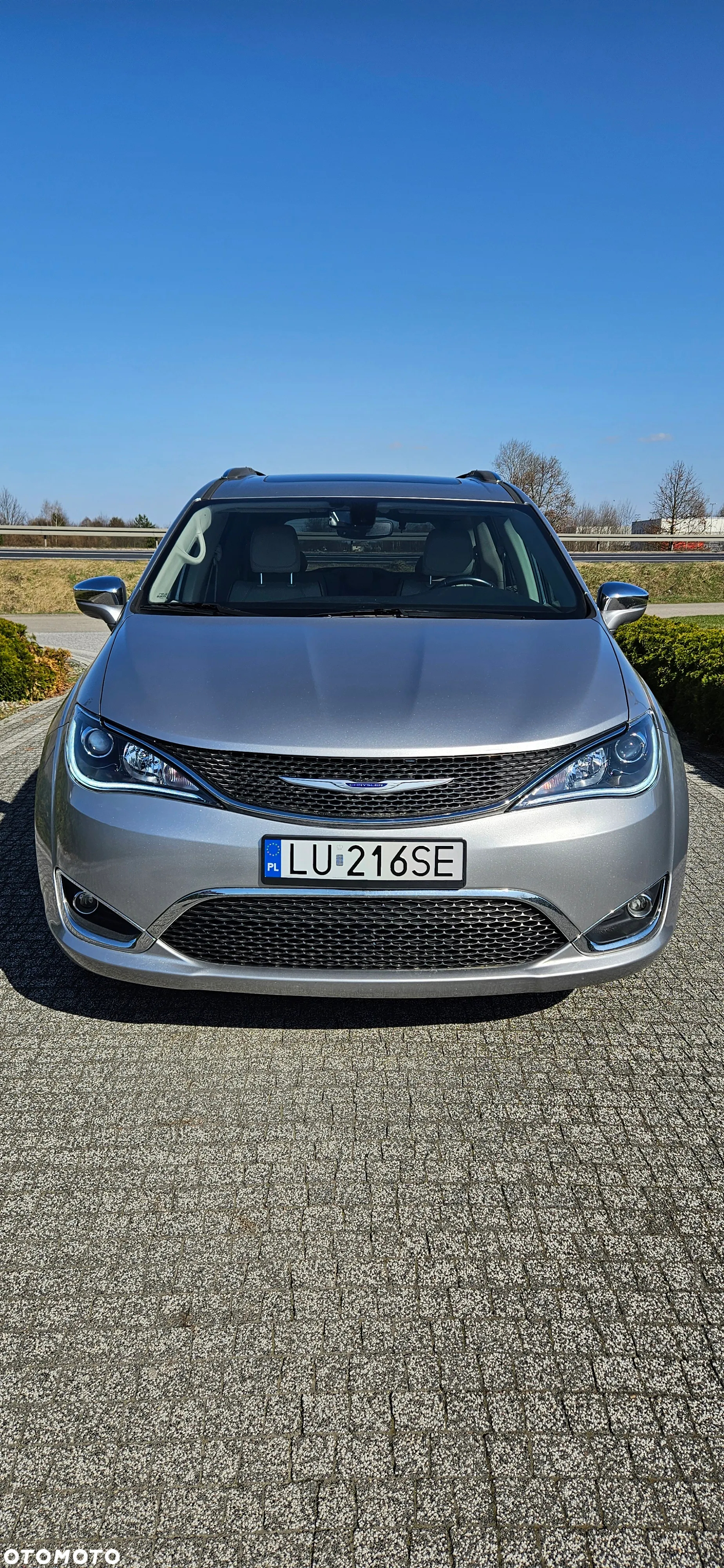 Chrysler Pacifica - 2