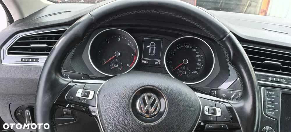 Volkswagen Tiguan - 5