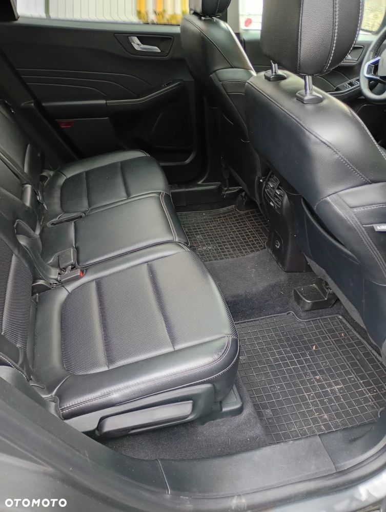 Ford Escape ver-2-0-ecoboost-awd-titanium - 9