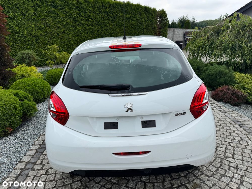 Peugeot 208 - 18
