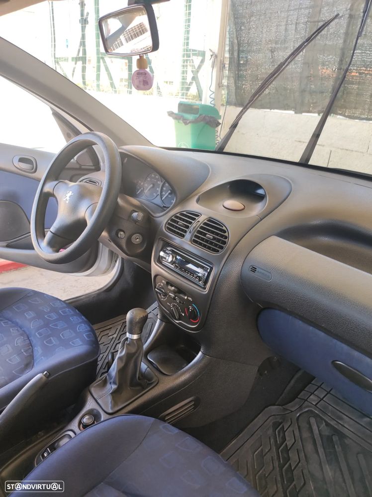 Peugeot 206 1.1 XR - 10