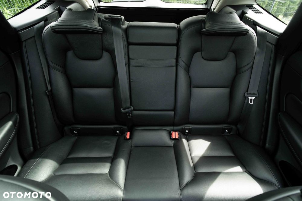 Volvo XC 60 D3 Momentum Pro - 24
