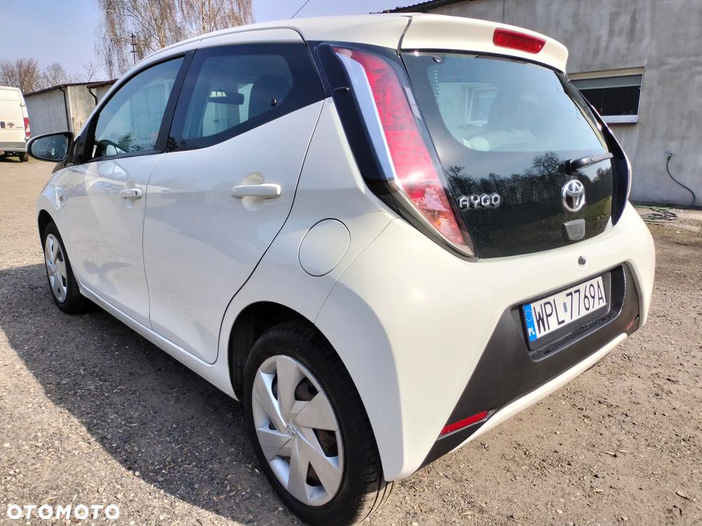 Toyota Aygo x-clusiv - 3