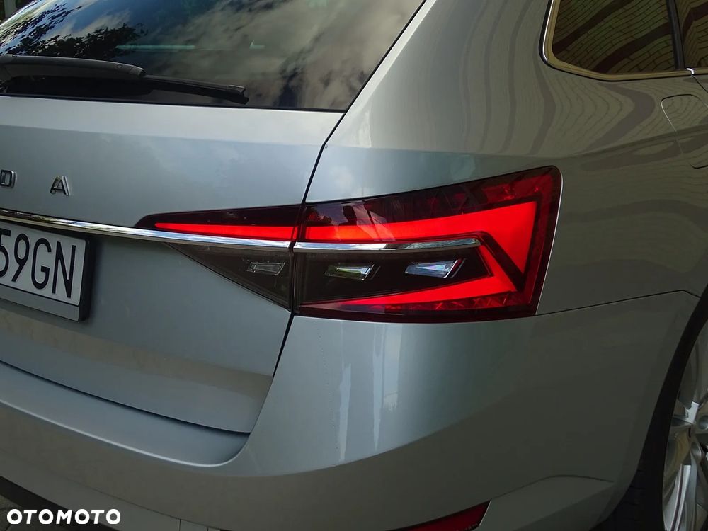 Skoda Superb 2.0 TDI SCR Style DSG - 24