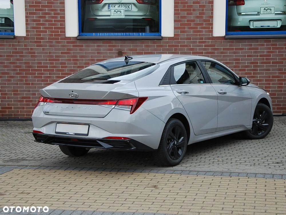 Hyundai Elantra 1.6 Smart CVT - 4