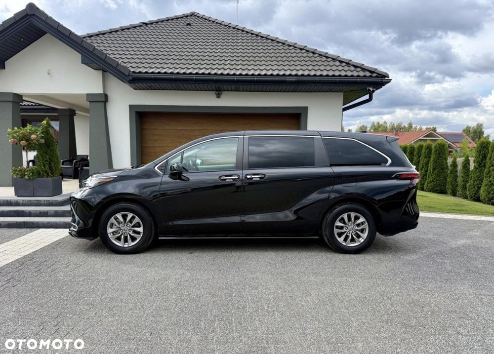 Toyota Sienna - 14