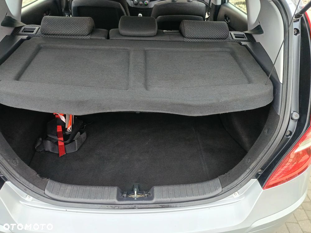 Hyundai i30 1.4 Classic + - 4