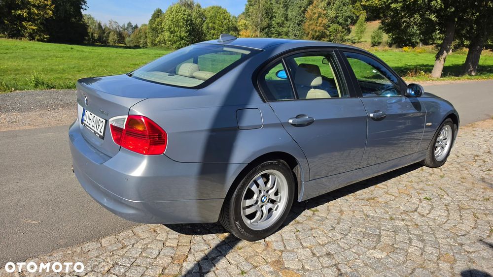 BMW Seria 3 318i - 7