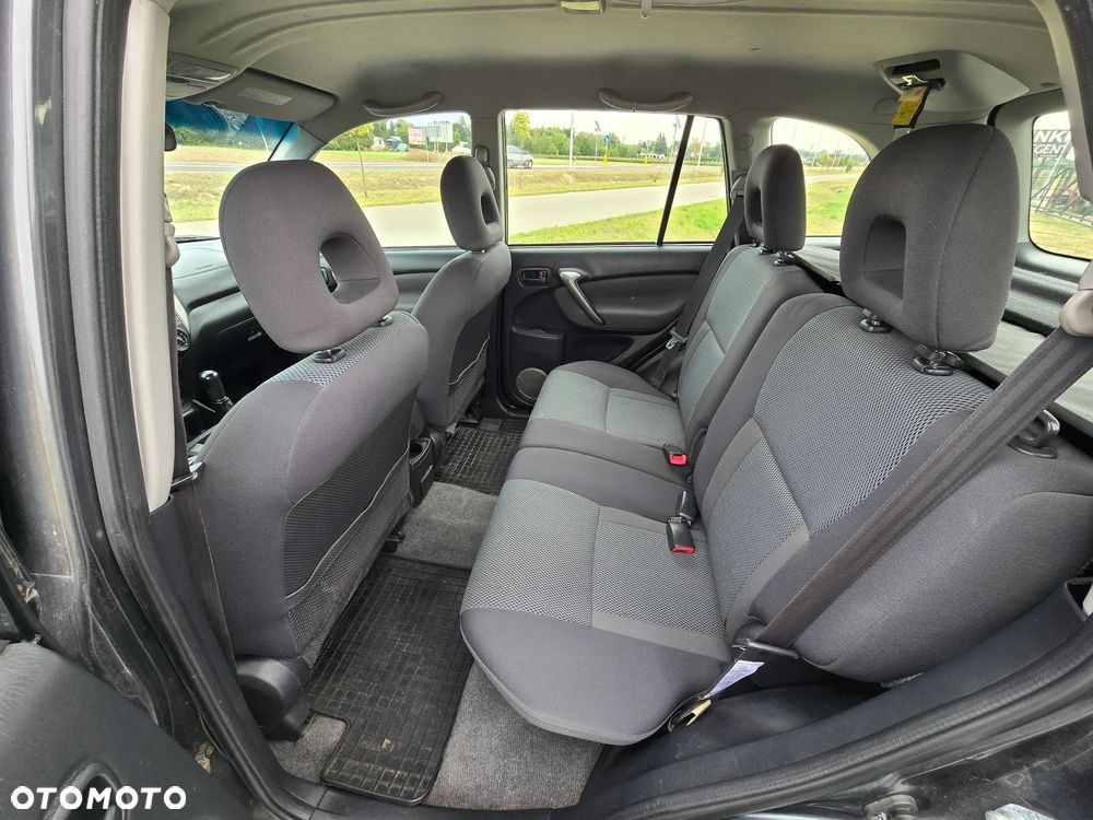 Toyota RAV4 - 16