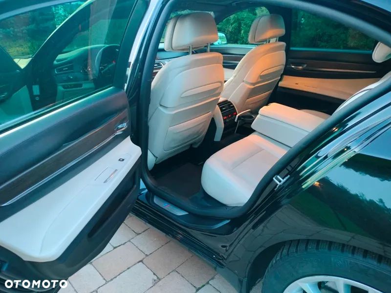 BMW Seria 7 740d xDrive - 8