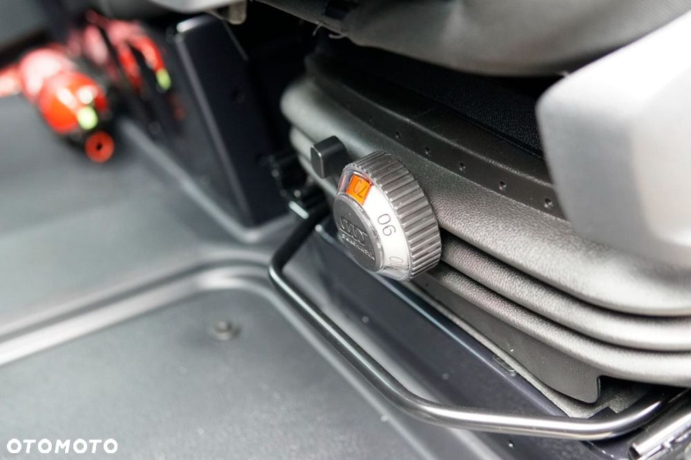 Mercedes-Benz Sprinter - 20