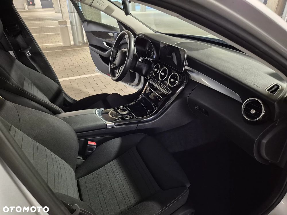 Mercedes-Benz Klasa C 200 d 9G-TRONIC Avantgarde - 16