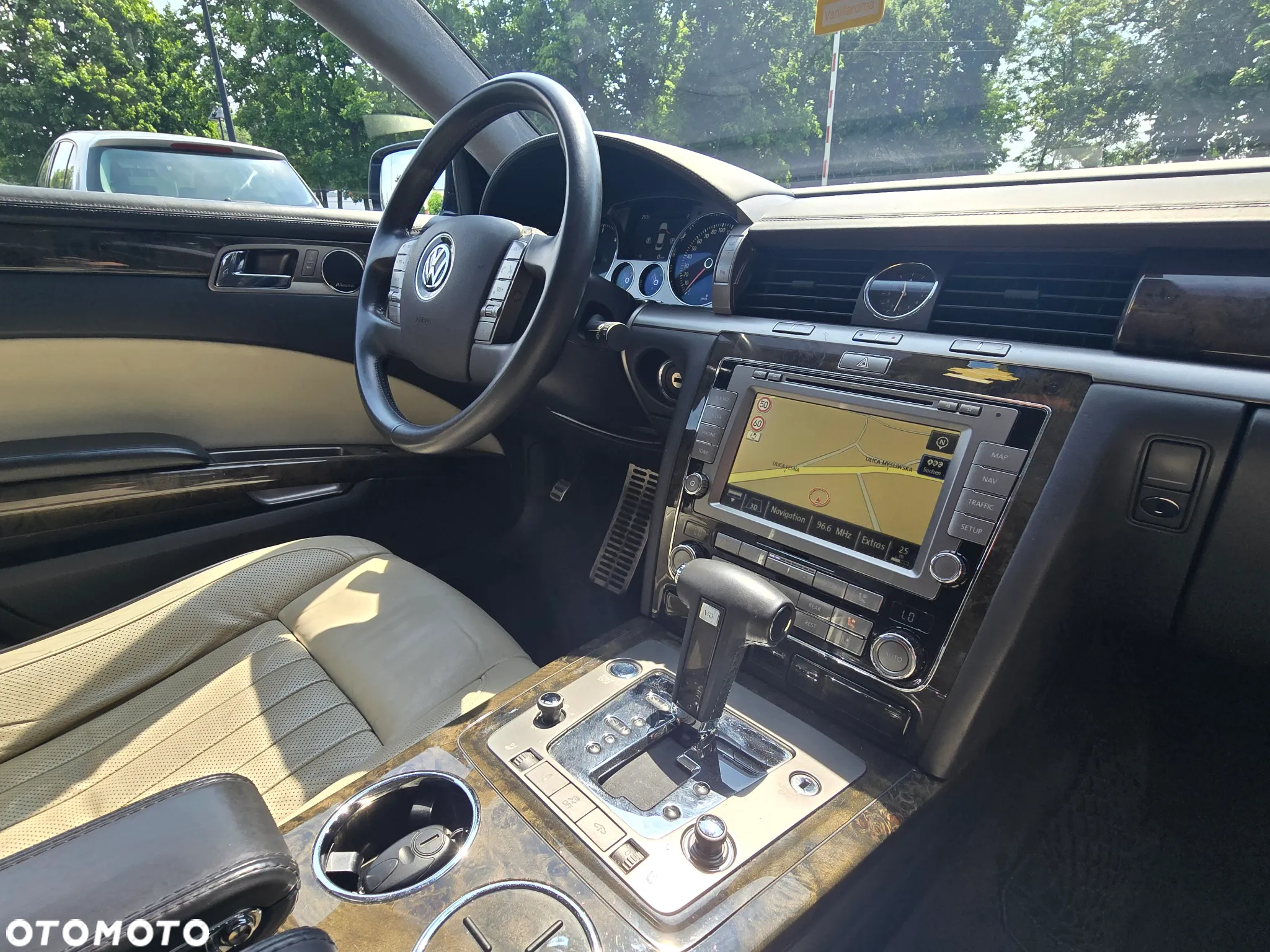 Volkswagen Phaeton 3.0 V6 TDI DPF 4MOTION Automatik (4 Sitzer) - 21