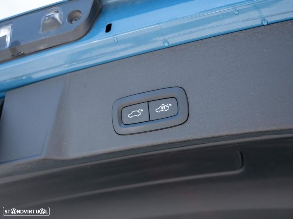 Volvo XC 40 Recharge Ultimate — fotografia 17