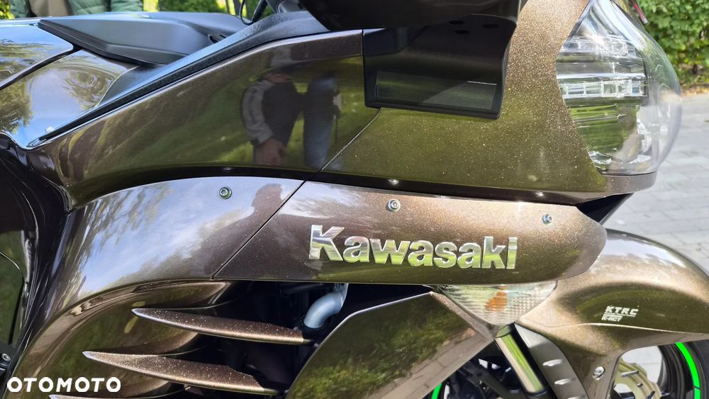 Kawasaki GTR - 18