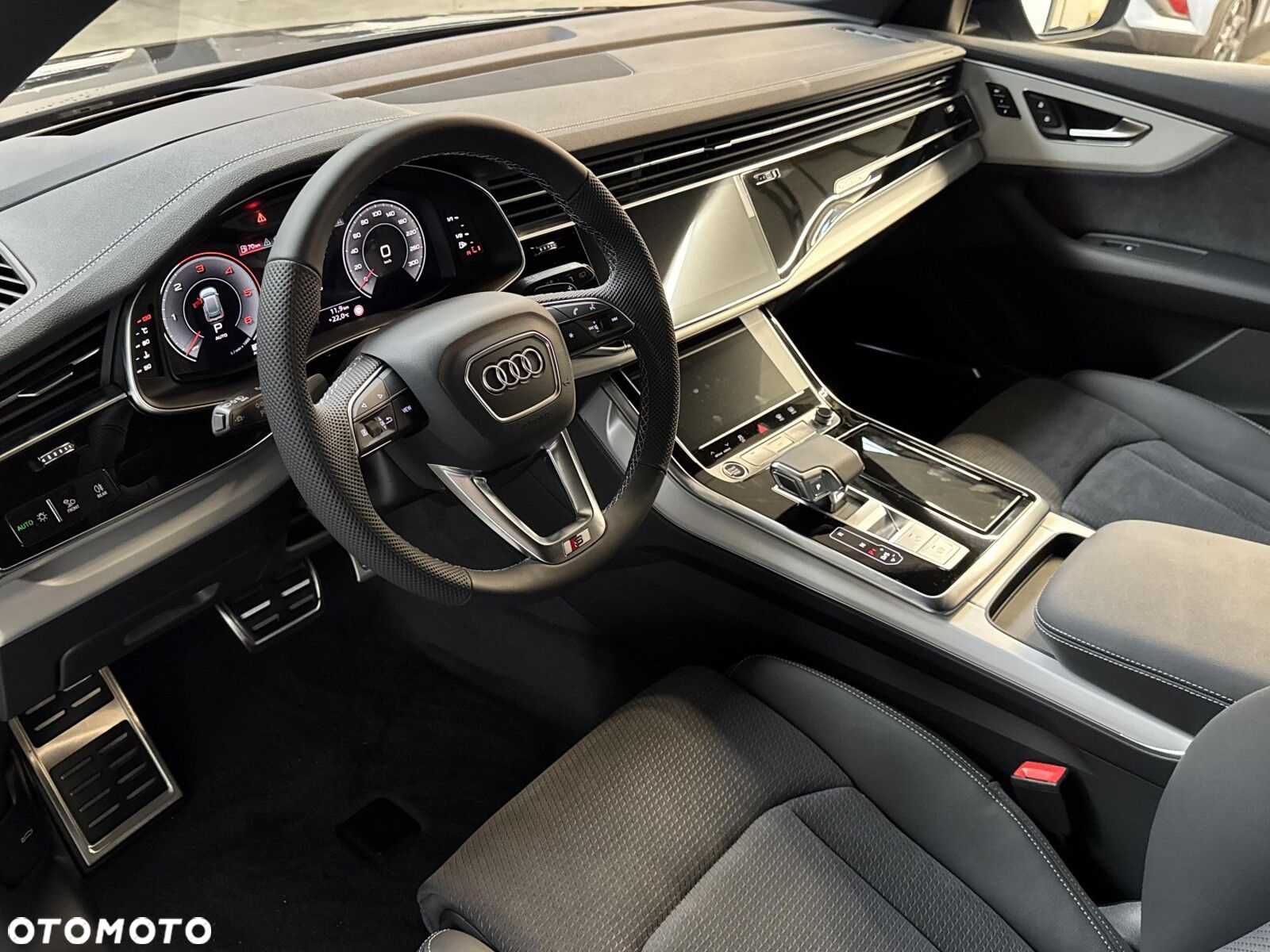 Audi Q8 - 10
