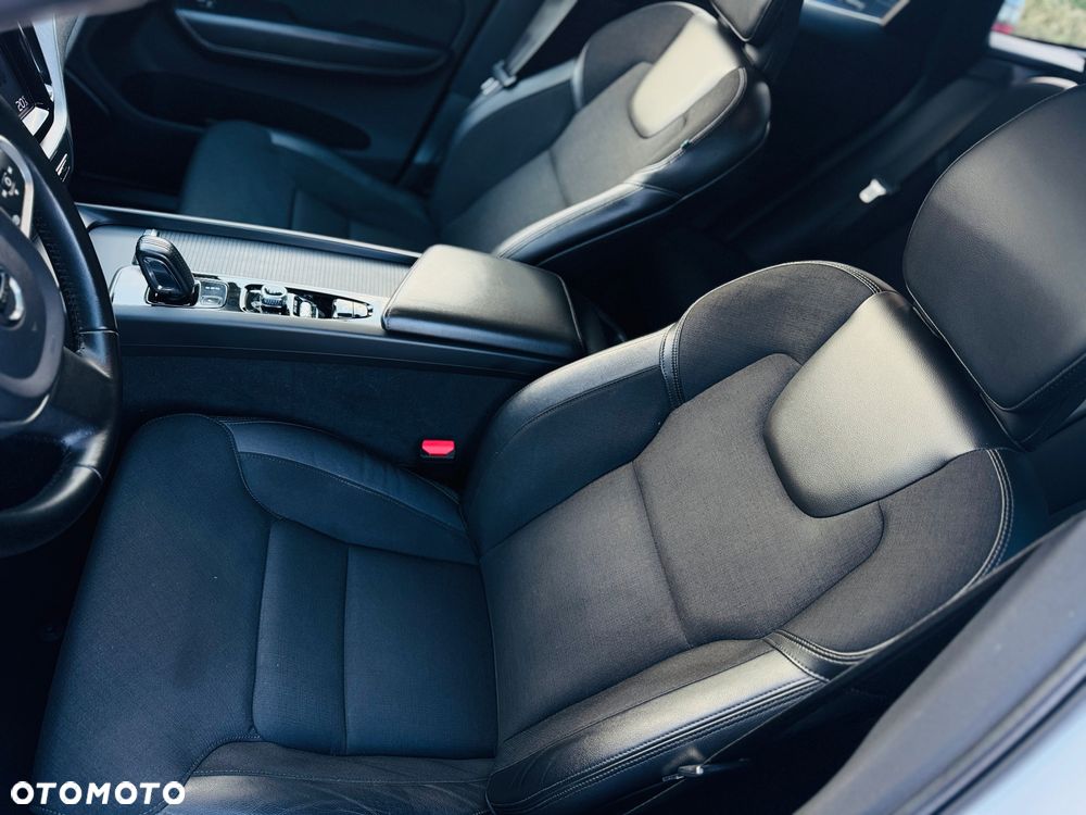 Volvo XC 60 B4 D AWD Geartronic Momentum Pro - 5