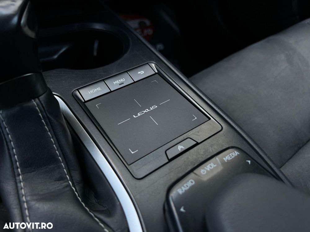 Lexus UX - 16