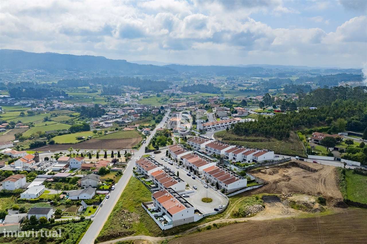 Moradia em Banda T4 Venda em Gamil e Midões,Barcelos - Grande imagem: 2/60