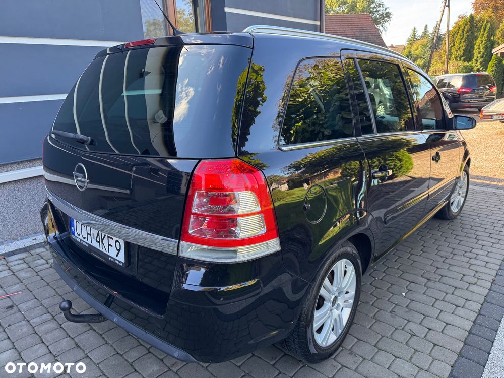 Opel Zafira 1.8 Cosmo - 2