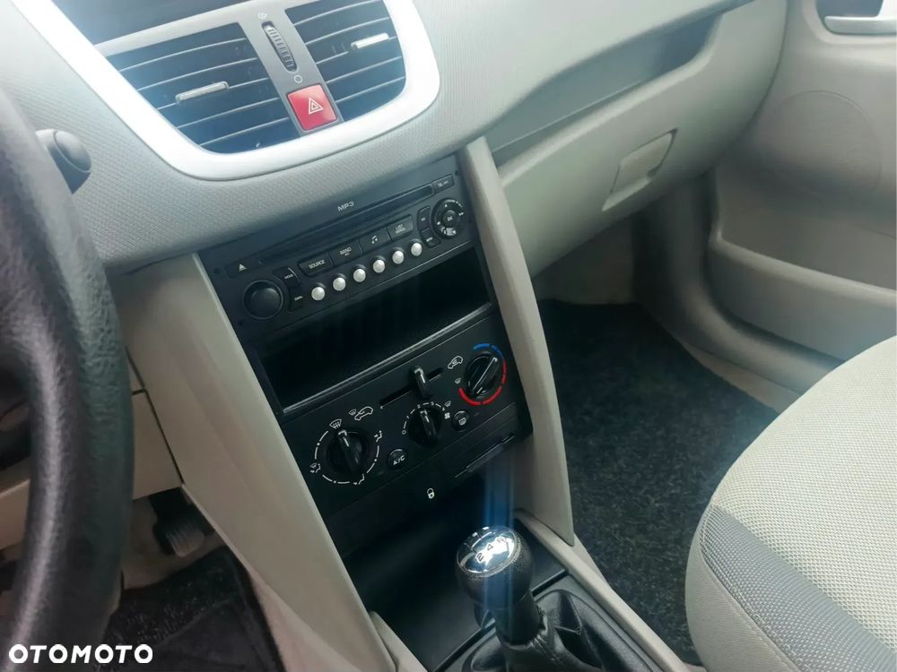 Peugeot 207 75 Urban Move - 20