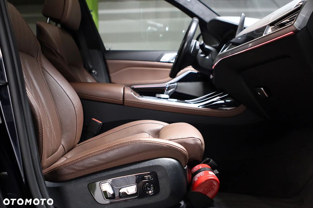 BMW X7 xDrive40i sport - 27