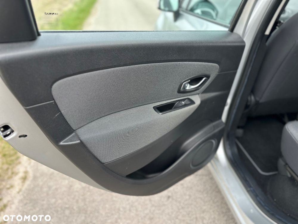 Renault Scenic 1.6 16V 110 Expression - 21