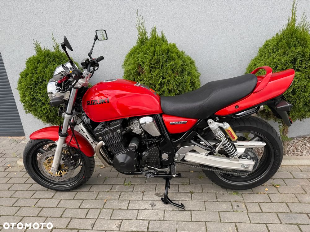 Suzuki GSX - 8
