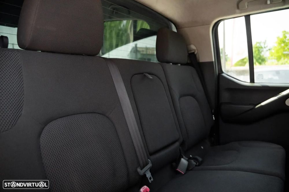 Nissan Navara 2.5 dCi CD Pilot Hi-Tech - 16