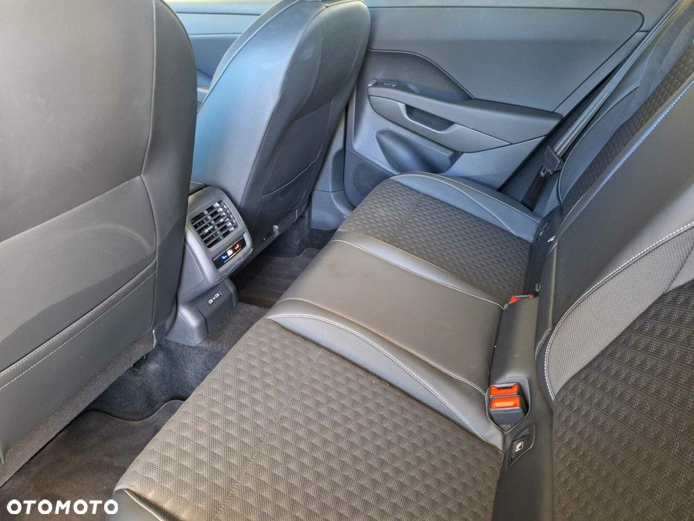 Volkswagen T-Roc - 16