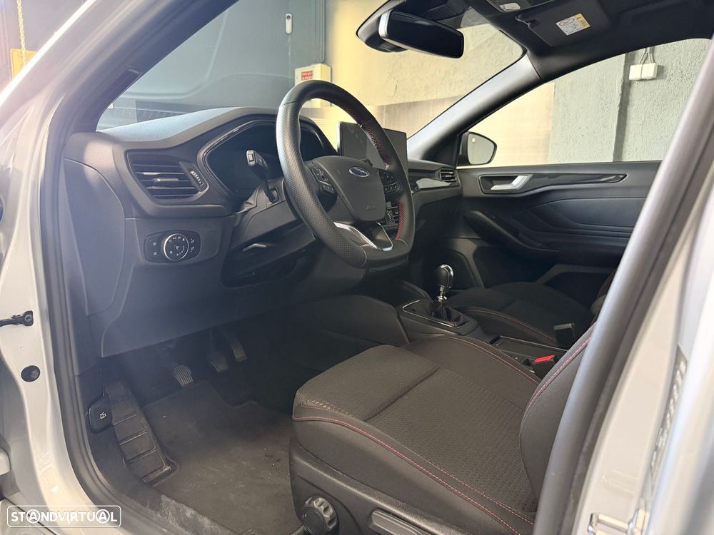 Ford Focus 1.0 EcoBoost MHEV ST-Line - 17