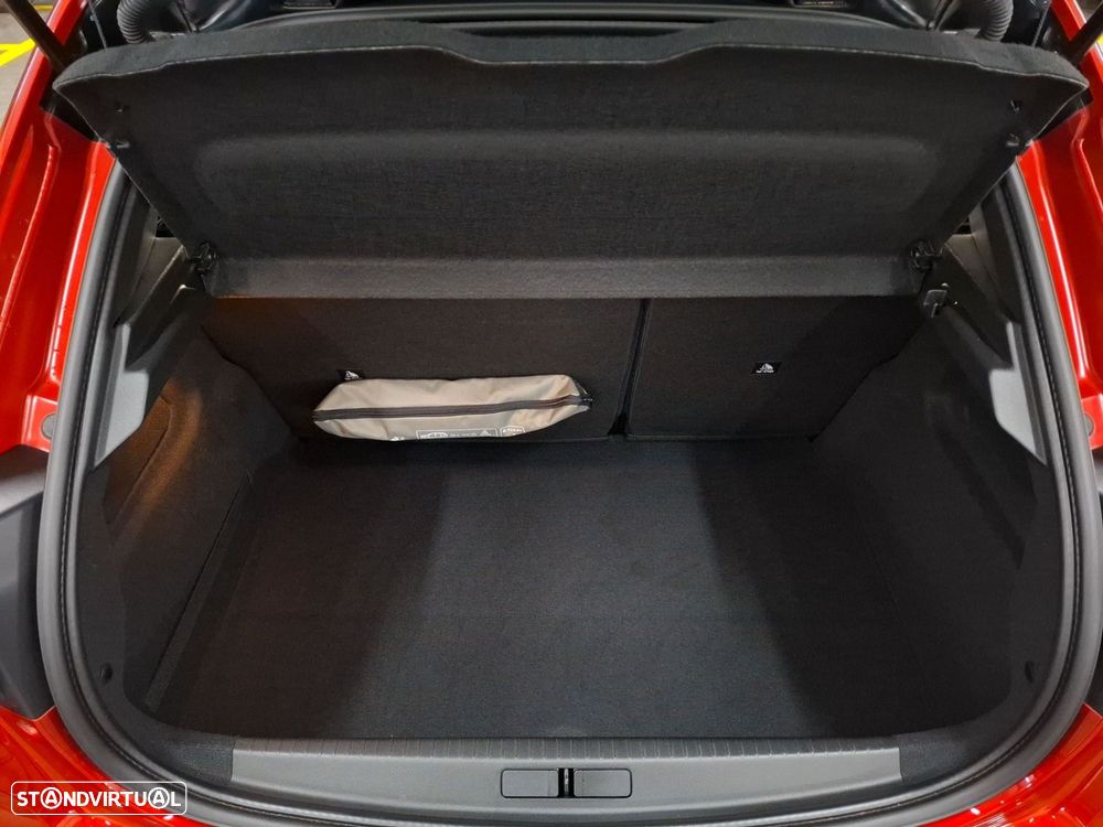 Peugeot 208 1.2 PureTech GT EAT8 - 28