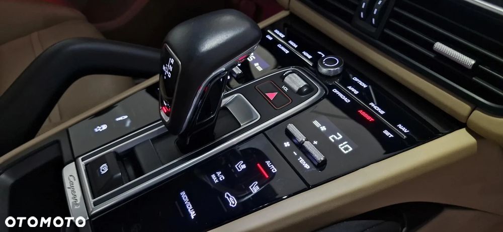 Porsche Cayenne E-Hybrid Platinum Edition - 18