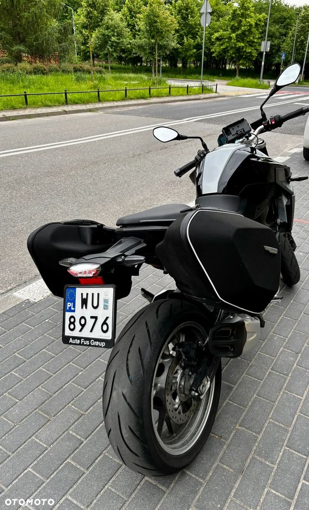 BMW F - 4