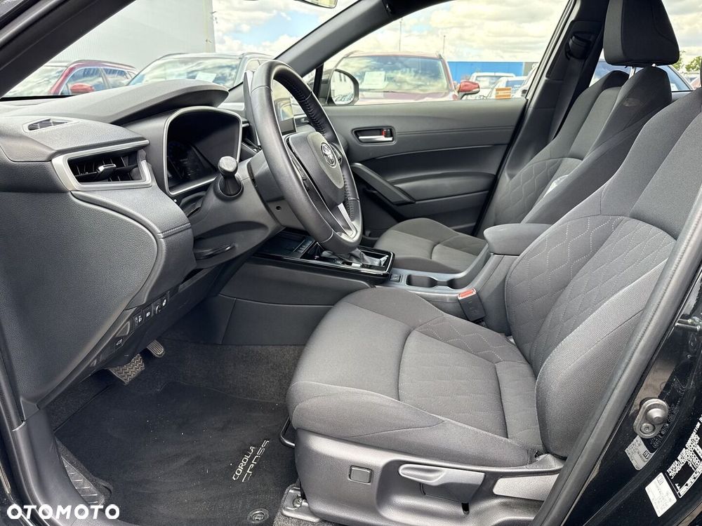 Toyota Corolla Cross - 13