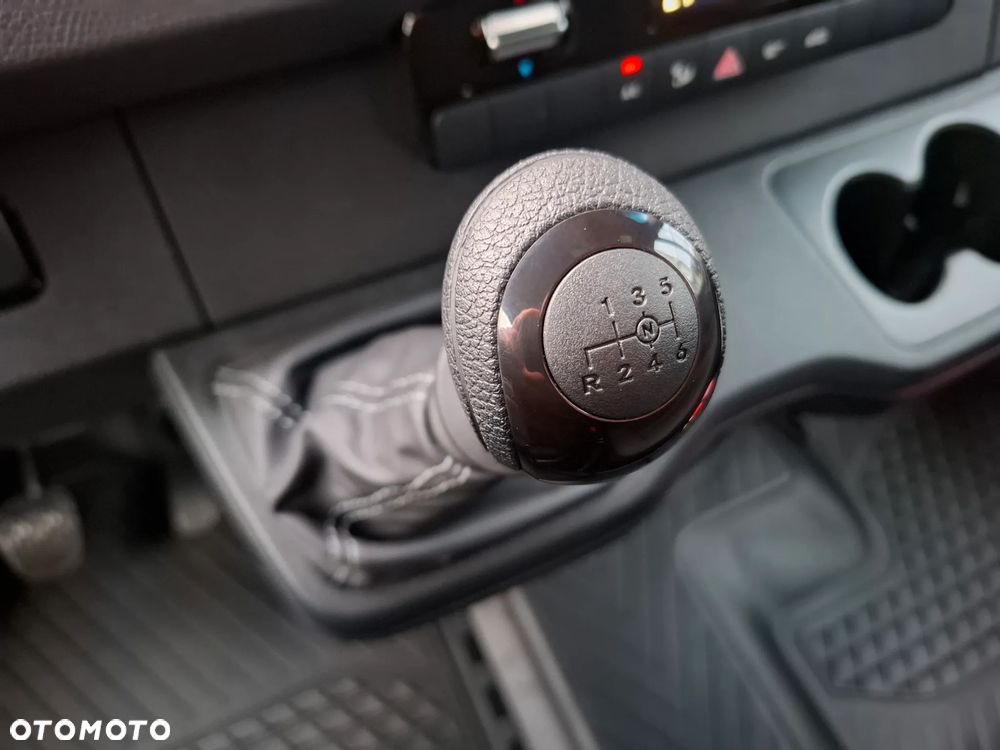Mercedes-Benz Sprinter - 27