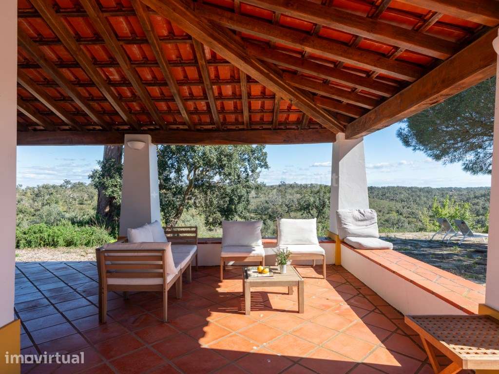 Moradia T4 com piscina e monte com 2,8 ha em Grândola - Grande imagem: 2/43
