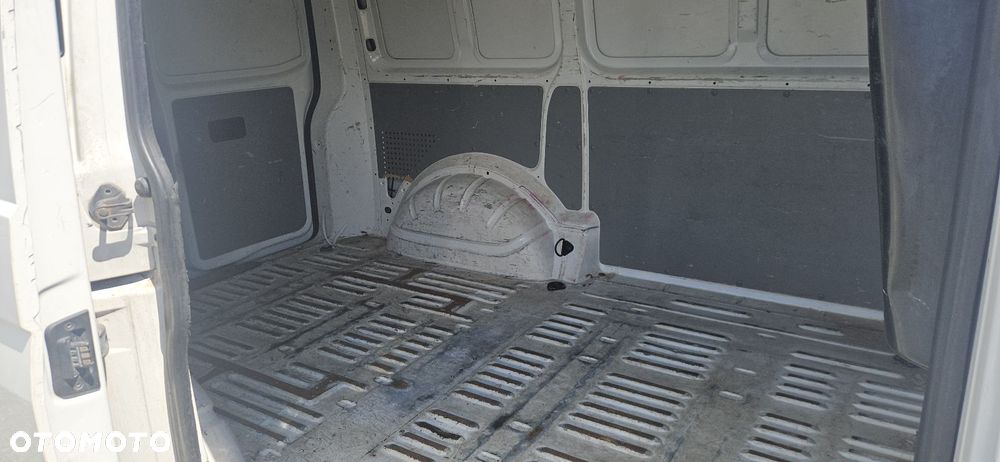 Volkswagen Transporter - 4