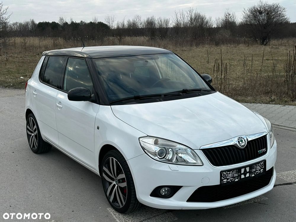 Skoda Fabia 1.4 TSI DSG RS - 2