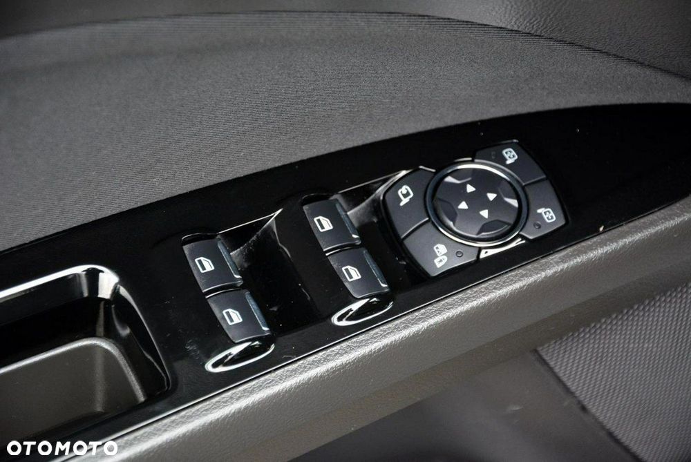 Ford Mondeo - 34