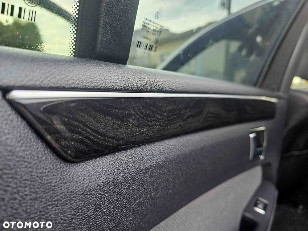 Mercedes-Benz Klasa E 200 BlueEFFICIENCY 7G-TRONIC Avantgarde - 19