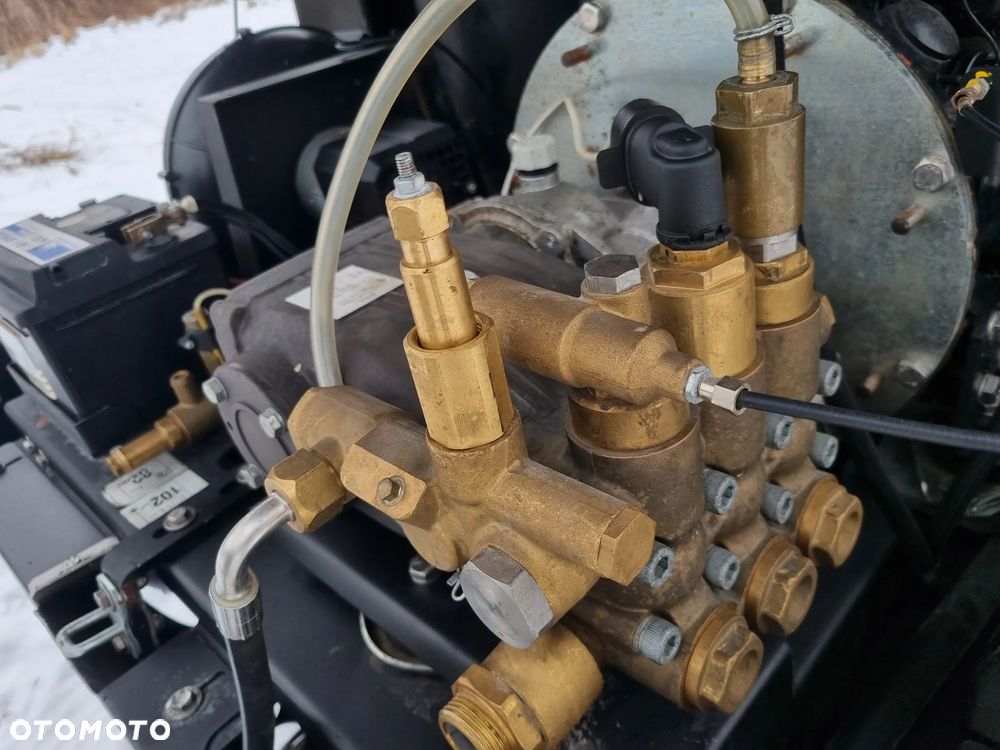 Kaercher Myjka na przyczepie Karcher HDS 17/20 DeTr1 2w1 czyszczenie parą i mycie gorącą wodą prekonfigurowana maszyna z Norwegii jak nowa - 6
