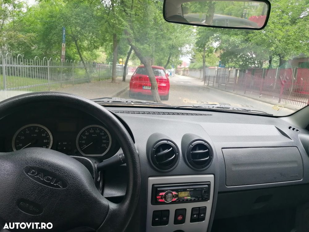 Dacia Logan - 1