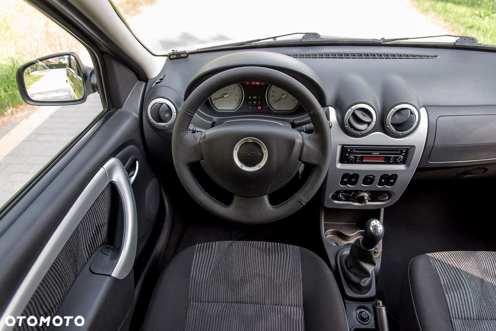 Dacia Logan 1.6 16V Laureate BL - 37