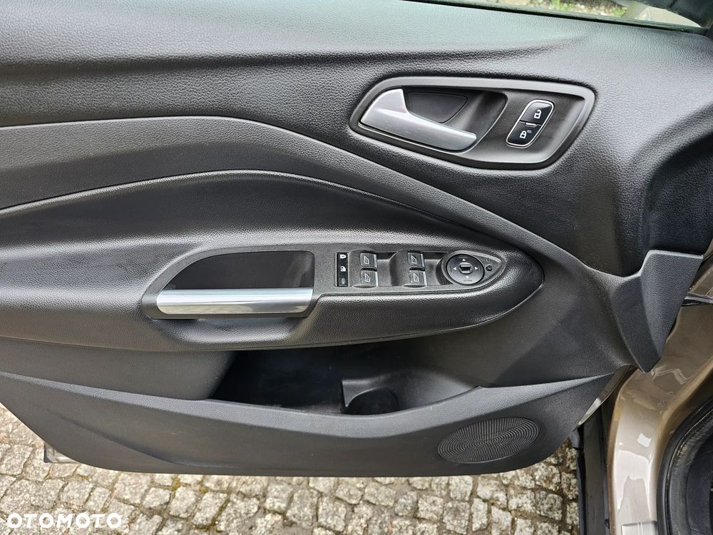 Ford Kuga - 23