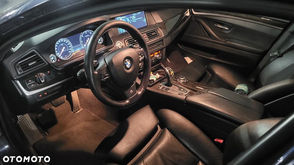 BMW Seria 5 535d Sport-Aut - 12