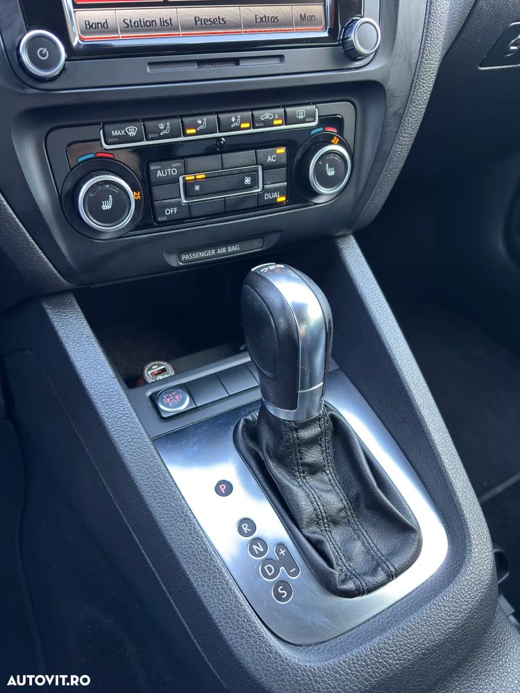 Volkswagen Jetta 2.0 TDI DSG Highline - 12