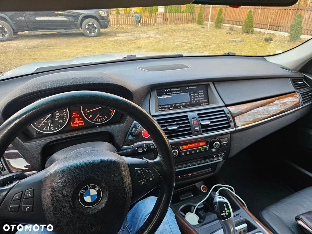 BMW X5 3.0si - 13