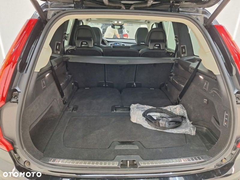 Volvo XC 90 T8 AWD Ultra Black Edition - 11